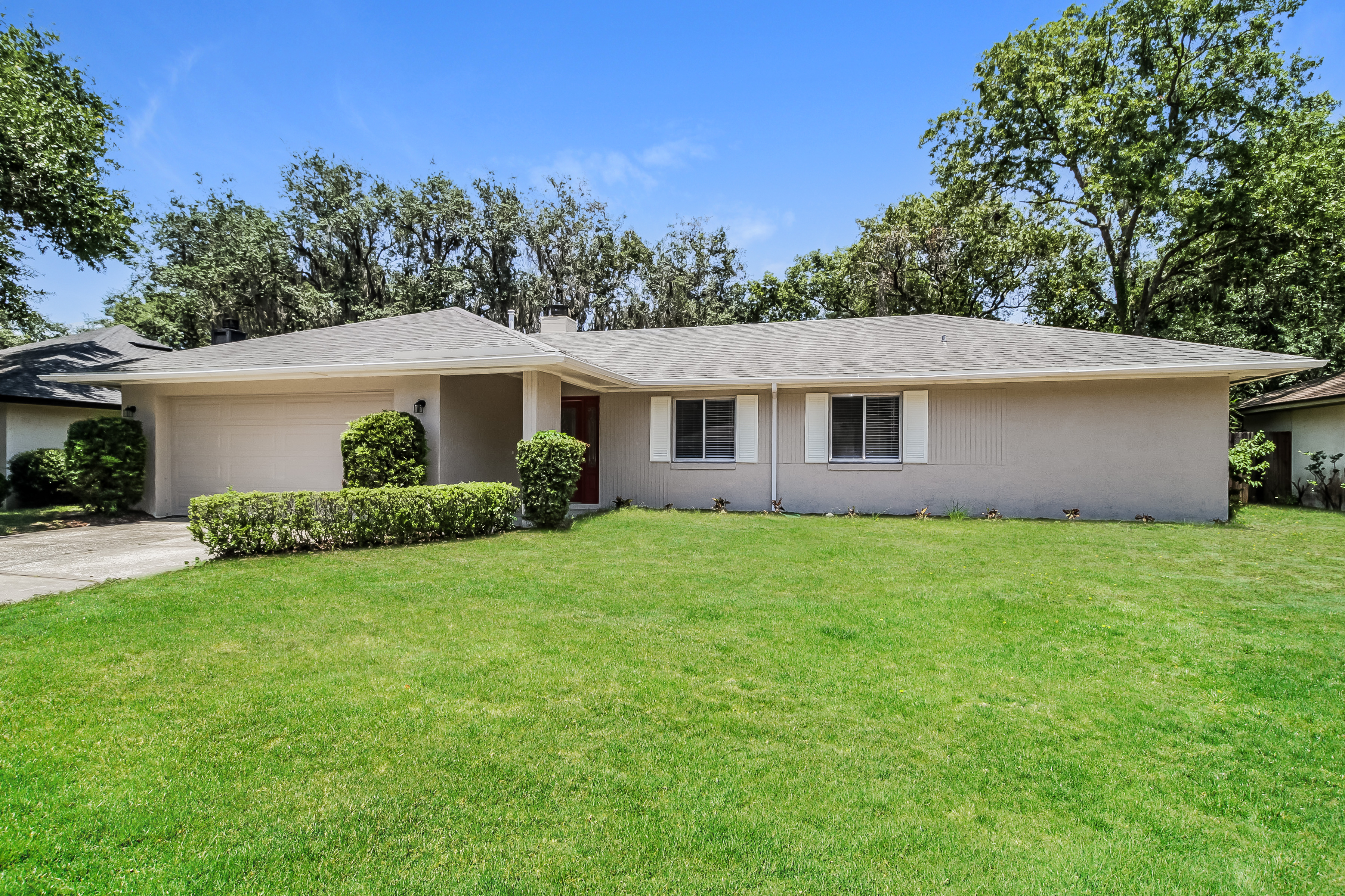 1333 Sterling Oaks Dr Casselberry, FL 32707